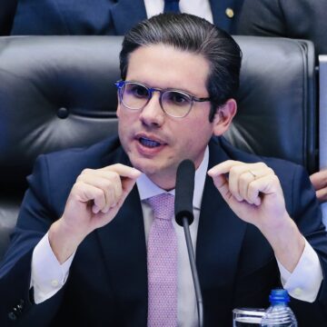 Hugo Motta anuncia votação de urgência do projeto de anistia