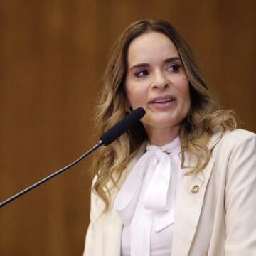 Abrir mão da reeleição não é um simples gesto de “mãe” para Daniella Ribeiro