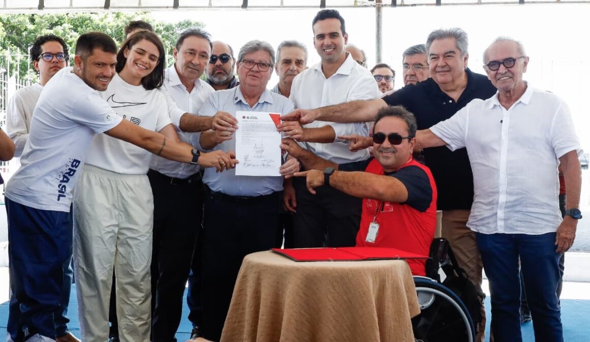 Governador assina licitação para a primeira Vila Paralímpica do NE