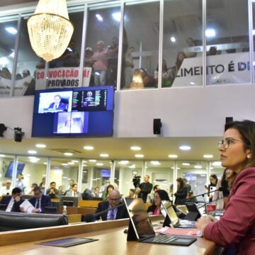 Tá na Mesa: Pollyanna vai à ALPB e garante transparência do programa alimentar