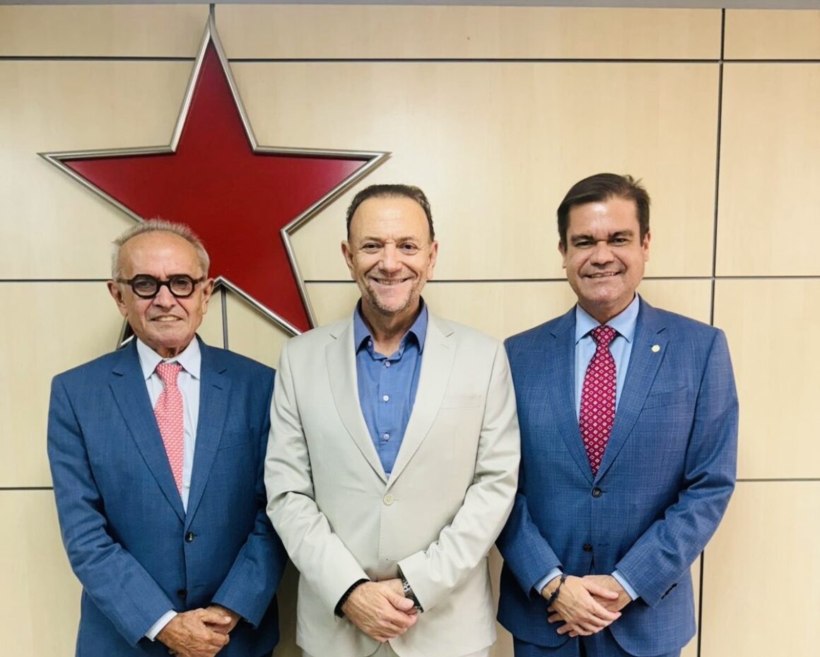 Cícero retoma agenda política e se reúne com presidente nacional do PT
