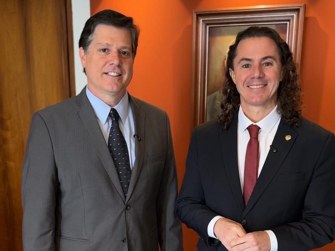 Baleia Rossi dá carta branca a  Veneziano para alianças de 2026