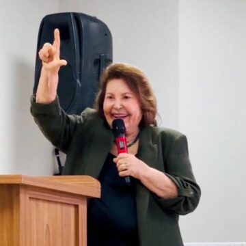 “Esse ‘L’ eu já faço faz tempo”,  diz Francisca Motta em sessão na Assembleia