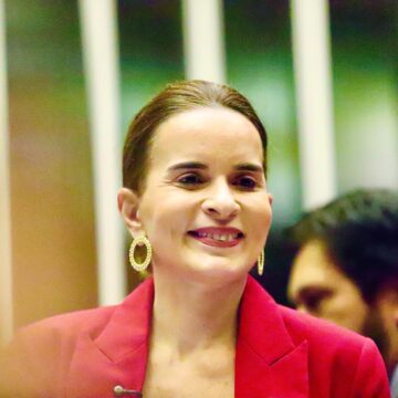 Daniella Ribeiro apresenta PL que combate assédio através do PIX