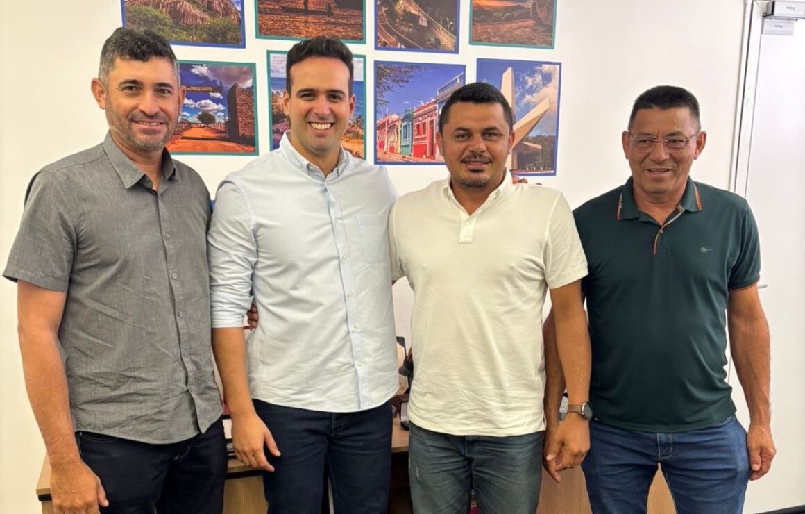 Prefeito do MDB declara apoio a Lucas Ribeiro para o Governo