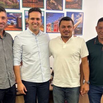 Prefeito do MDB declara apoio a Lucas Ribeiro para o Governo