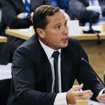 Defesa afirma que Mauro Cid, delator da trama golpista, pediu baixa do Exército