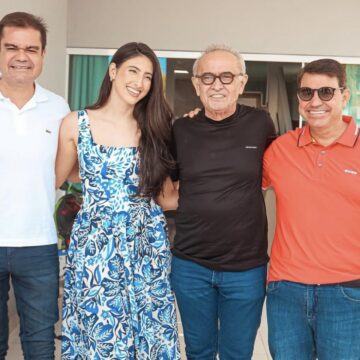 Após circular com Cícero, vice-prefeita de Pedras de Fogo acorda com aliados exonerados