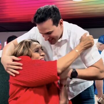 Lucas vai à posse de Cida, faz gesto ao PT e defende continuidade