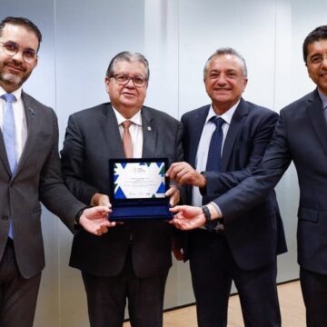 João Azevêdo recebe prêmio do Tesouro Nacional pela gestão fiscal da Paraíba
