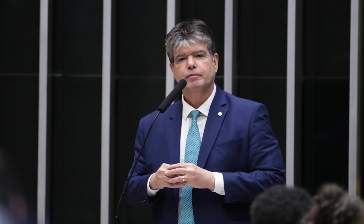 Ruy critica PEC que transforma parlamentares em quase “intocáveis”