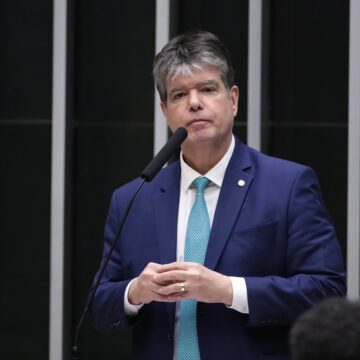 Ruy critica PEC que transforma parlamentares em quase “intocáveis”
