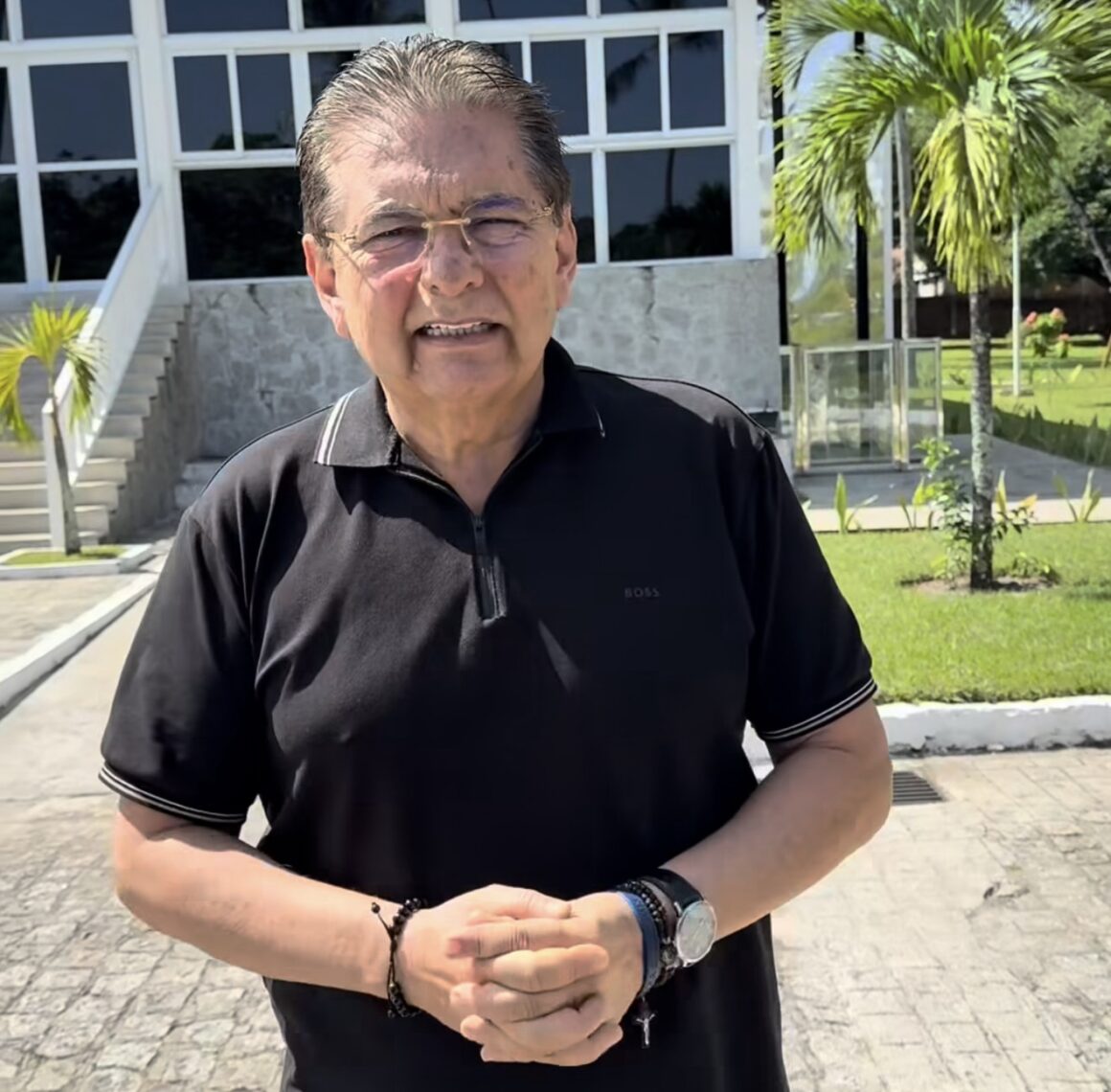 Galdino discute suspensão de bolsa desempenho com João Azevêdo