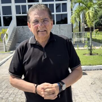 Galdino discute suspensão de bolsa desempenho com João Azevêdo