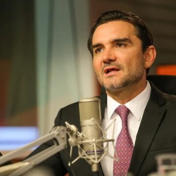 Celso Sabino informa a Lula que deixará Ministério do Turismo