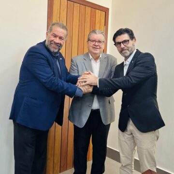 Dentro da política da boa aliança, Lupi se reúne com João Azevêdo e Cícero