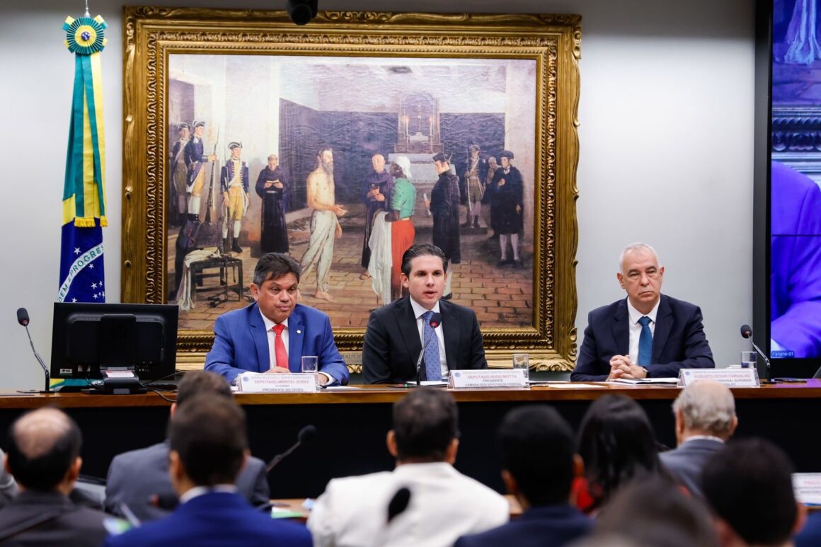 Hugo Motta defende debate sobre pejotização do trabalhador no Brasil