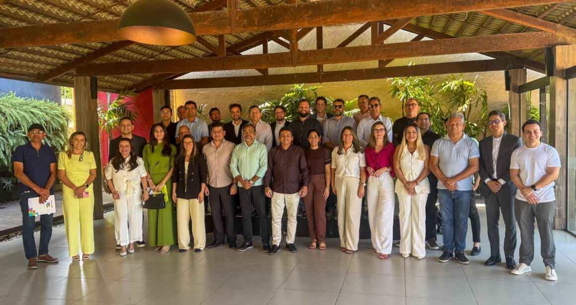 Jackson Alvino reúne secretariado para avaliar ‘Gestão por Resultados’