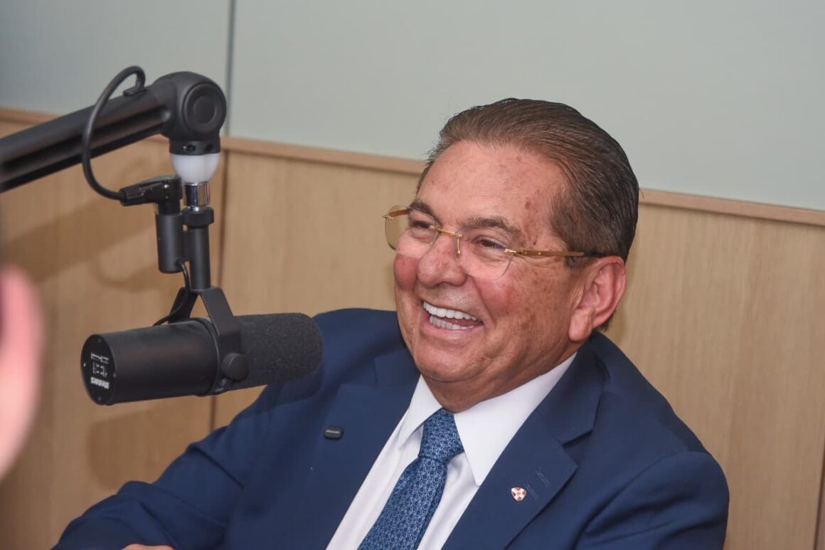 Galdino celebra desempenho em pesquisa com “carreira solo”