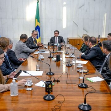 Hugo Motta garante legislação mais eficaz contra falsificação de bebidas e alimentos