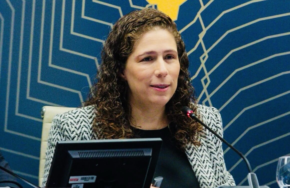 Ministra autoriza cessão de imóveis para hospitais e assina termo com a PMJP