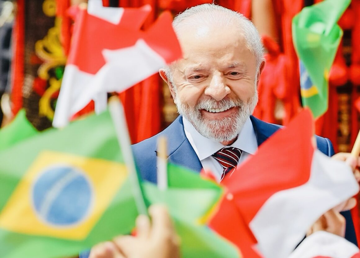 Lula anuncia oficialmente que vai disputar o 4º mandato em 2026