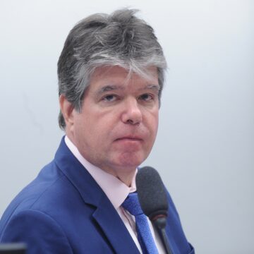 Além de Veneziano, Ruy sinaliza apoio a Nabor para o Senado