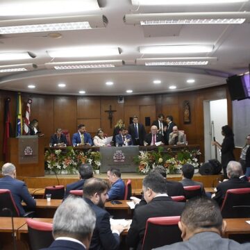 Remanejamento de R$ 65,3 mi para a saúde leva à embate na CMJP; proposta passa