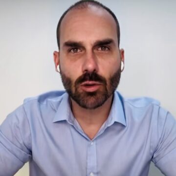 Moraes vota para tornar Eduardo Bolsonaro réu por tentar coagir o STF