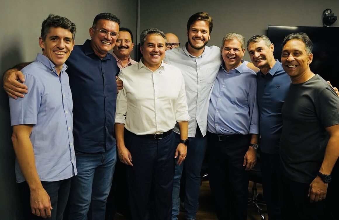 Oposição se divide: em JP, filiação de Cícero e, em Campina, aniversário de Bruno