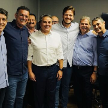 Oposição se divide: em JP, filiação de Cícero e, em Campina, aniversário de Bruno