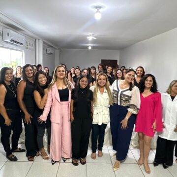 Prefeitura de Bayeux realiza cerimônia do jaleco para alunas de curso gratuito em Saúde Bucal