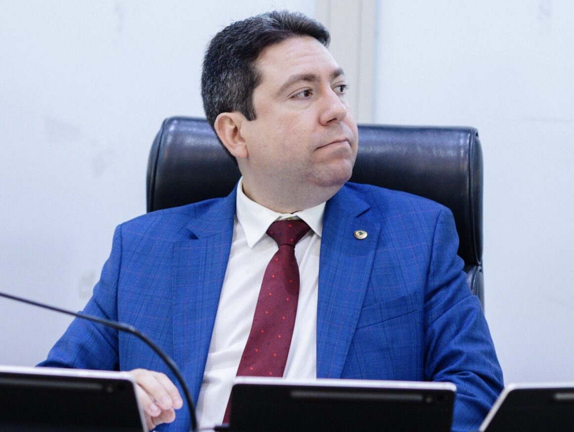 Felipe Leitão quer comer o peru de Natal já com o futuro político definido