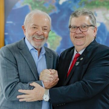 João Azevêdo convida Lula para agenda em João Pessoa, em janeiro