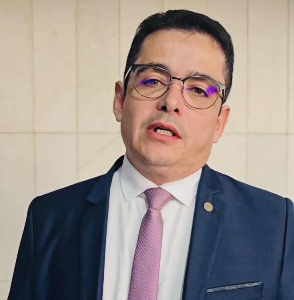 Agir 36 é mais um partido a deixar a base de Cícero e apoiar Lucas