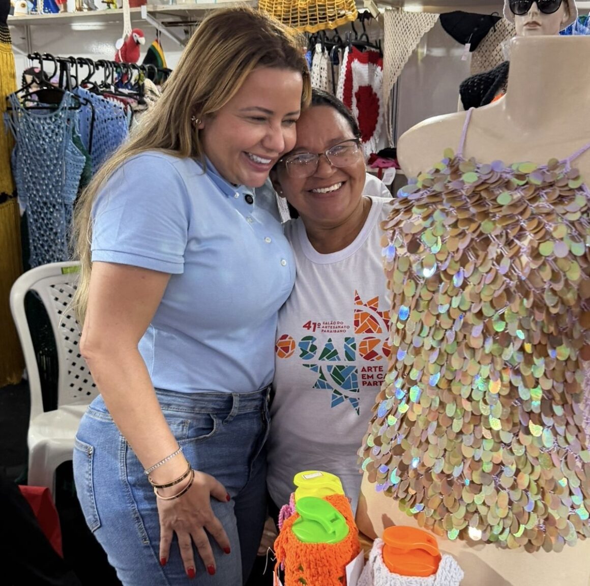 Tacyana Leitão visita Salão de Artesanato e destaca apoio aos artesãos de Bayeux