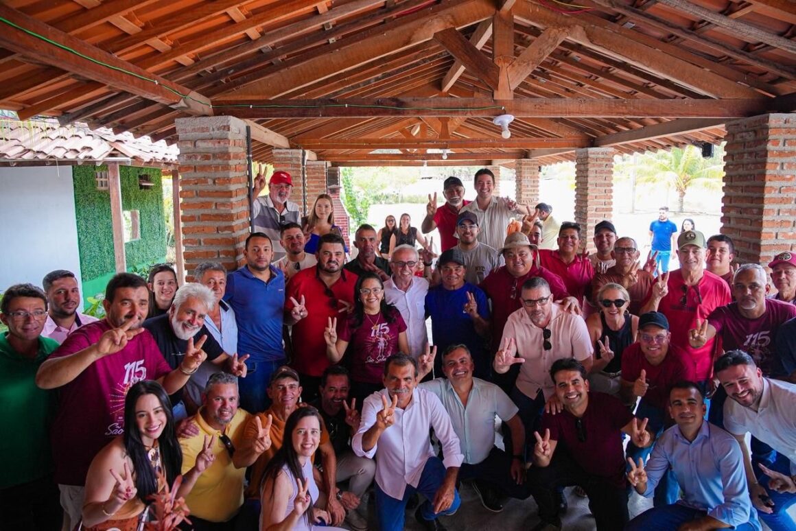 Em São Sebastião do Umbuzeiro, Cícero recebe apoio de lideranças de mais 4 municípios do Cariri