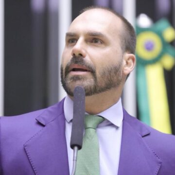 Sem mandato, PF determina retorno de Eduardo Bolsonaro ao cargo de escrivão