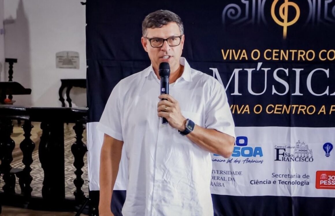 Vitor Hugo “alerta” prefeito interino de Cabedelo para não estadualizar eleição de abril