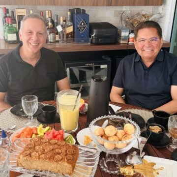 Café entre Galdino e Aguinaldo com direito a eleição no cardápio