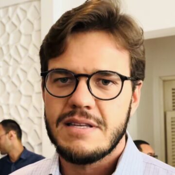 Bruno escolhe Efraim Filho e deixa em aberto apoio para um eventual 2º Turno