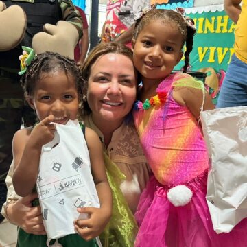 Pela 1ª vez, Prefeitura de Bayeux entrega kits de higiene para alunos da rede municipal