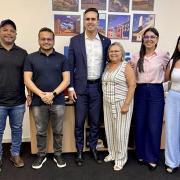 Prefeita de Mari anuncia apoio ao projeto de reeleição de Lucas Ribeiro