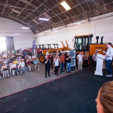 Com articulação de Hugo em Brasília, prefeitos da PB recebem R$ 64 milhões em investimentos