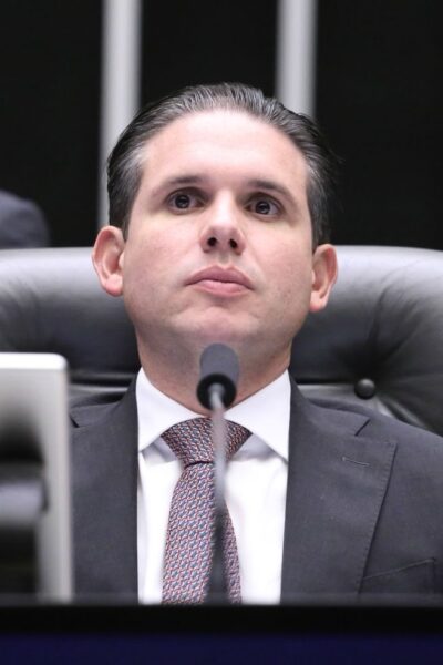 Hugo Motta anuncia sessões durante toda a semana na Câmara com foco na PEC da escala 6×1