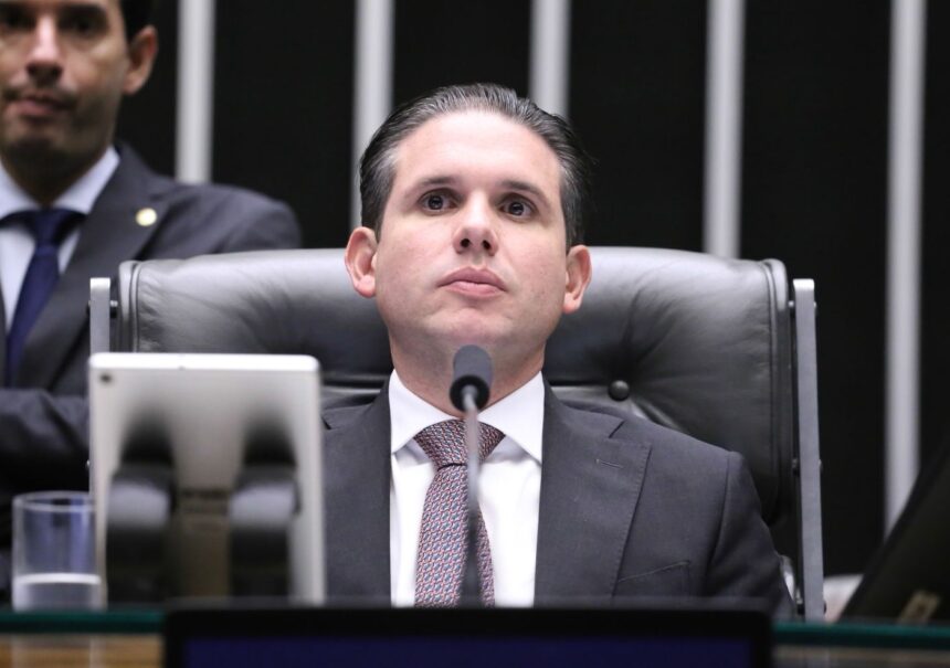 Hugo Motta anuncia sessões durante toda a semana na Câmara com foco na PEC da escala 6×1