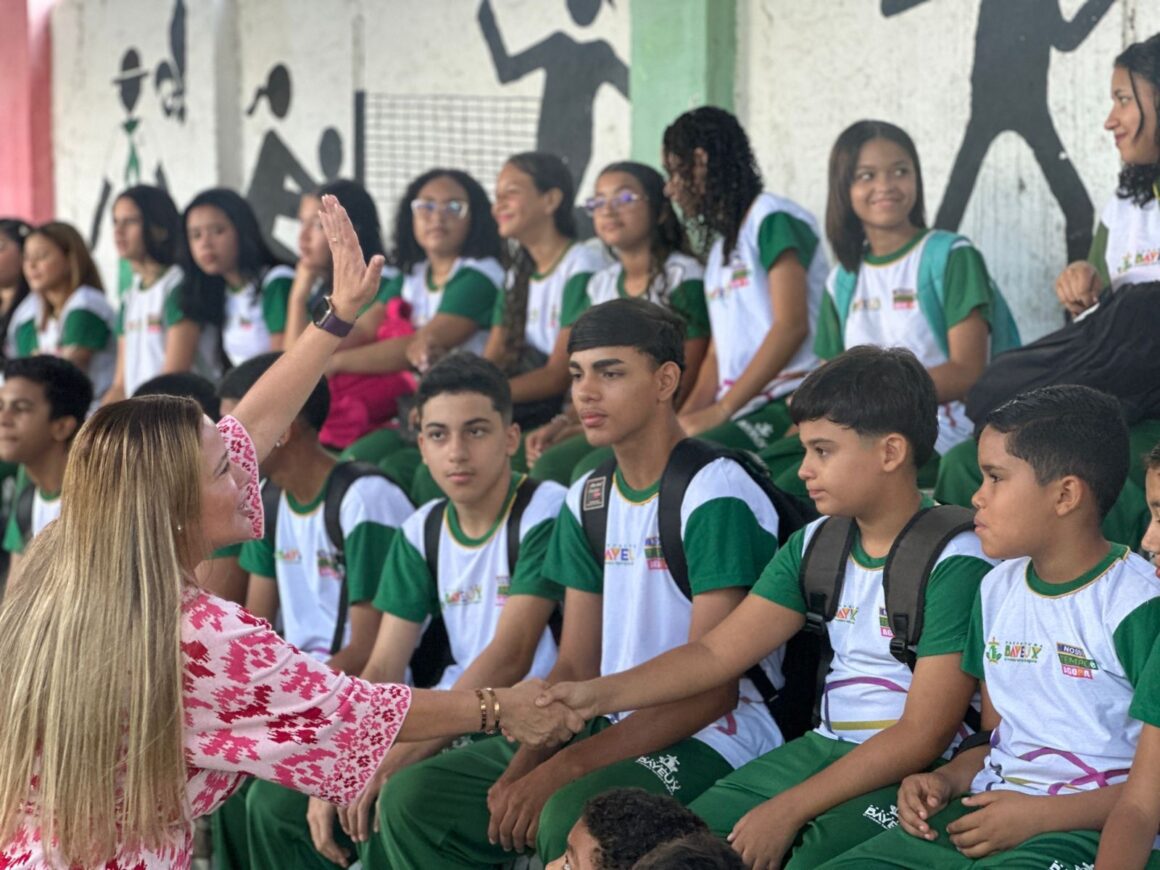 Prefeita de Bayeux abre ano letivo e destaca investimentos na educação