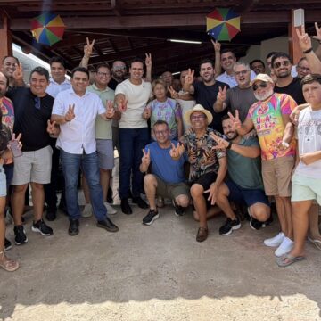 Em Uiraúna, Lucas participa de encontro e consolida apoio de lideranças do Sertão