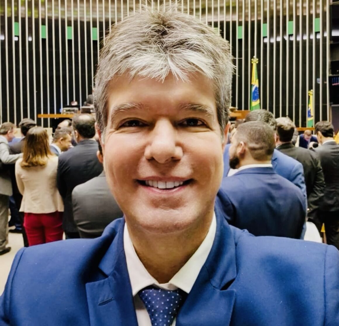 Ruy Carneiro nega encontro com Aguinaldo e diz que aceno foi a Domiciano e Sara