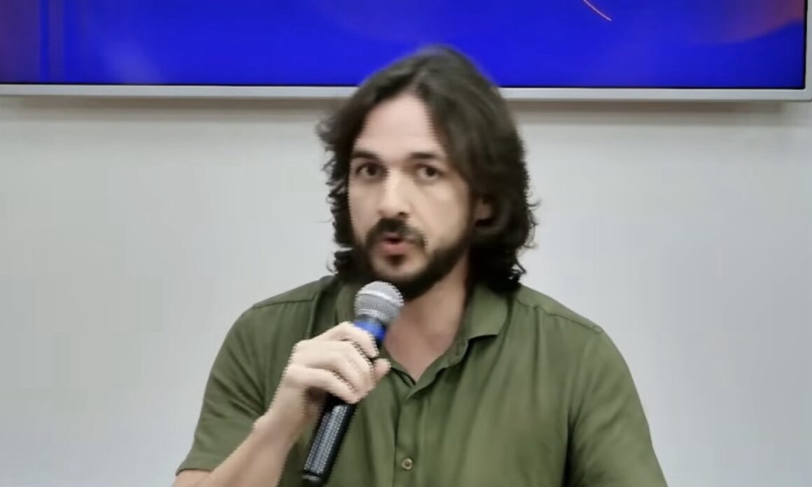 “Forasteiro”, que nada. Pedro garante que não há veto a Jhony